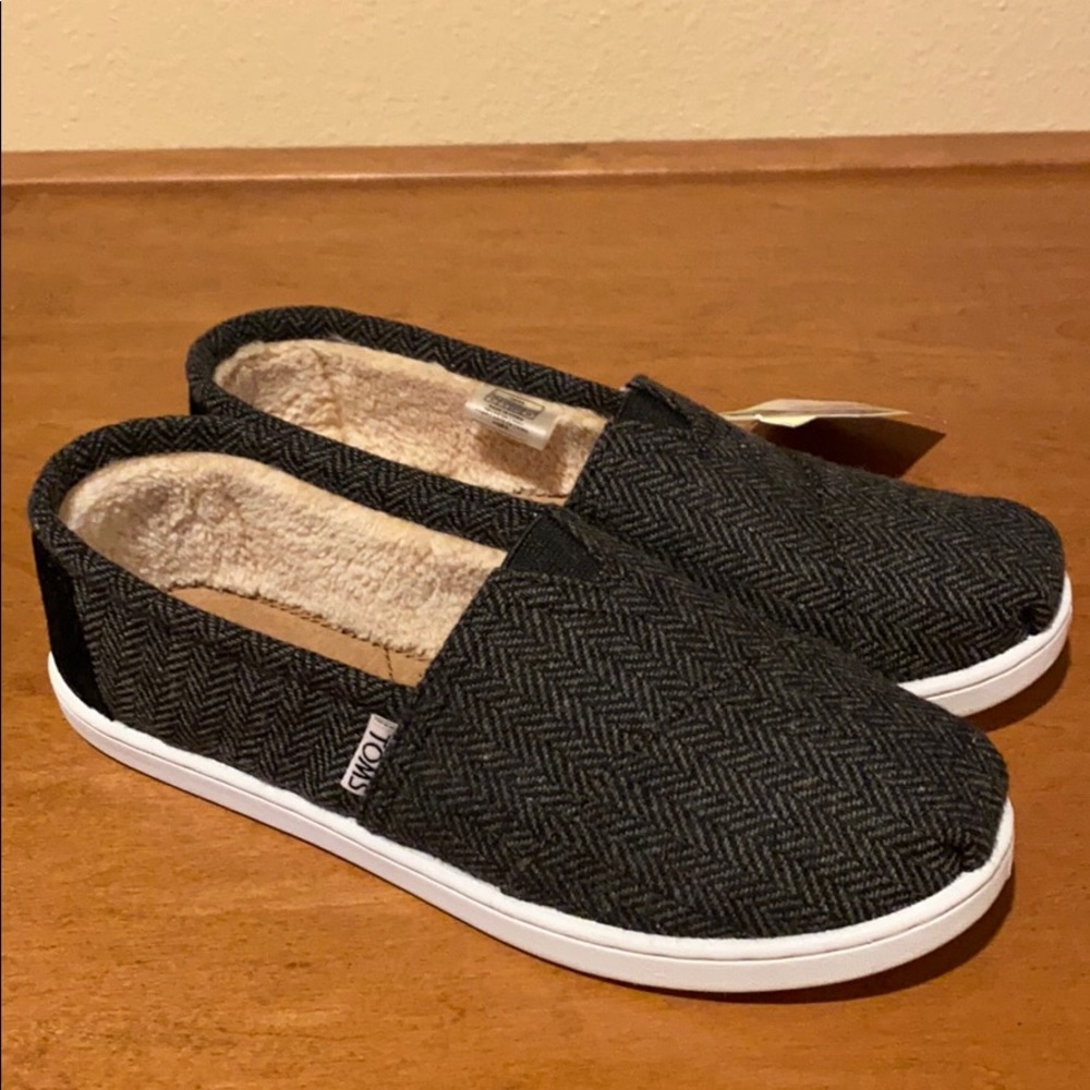 *BNWT* TOMS Herringbone charcoal gray